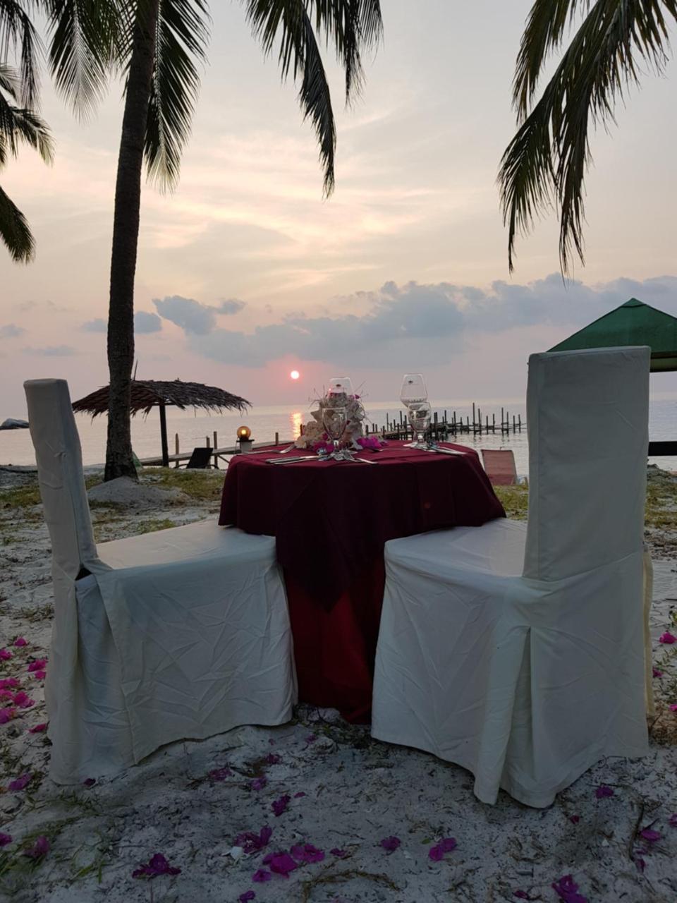 Sari Pacifica Resort & Spa, Lang Tengah Экстерьер фото